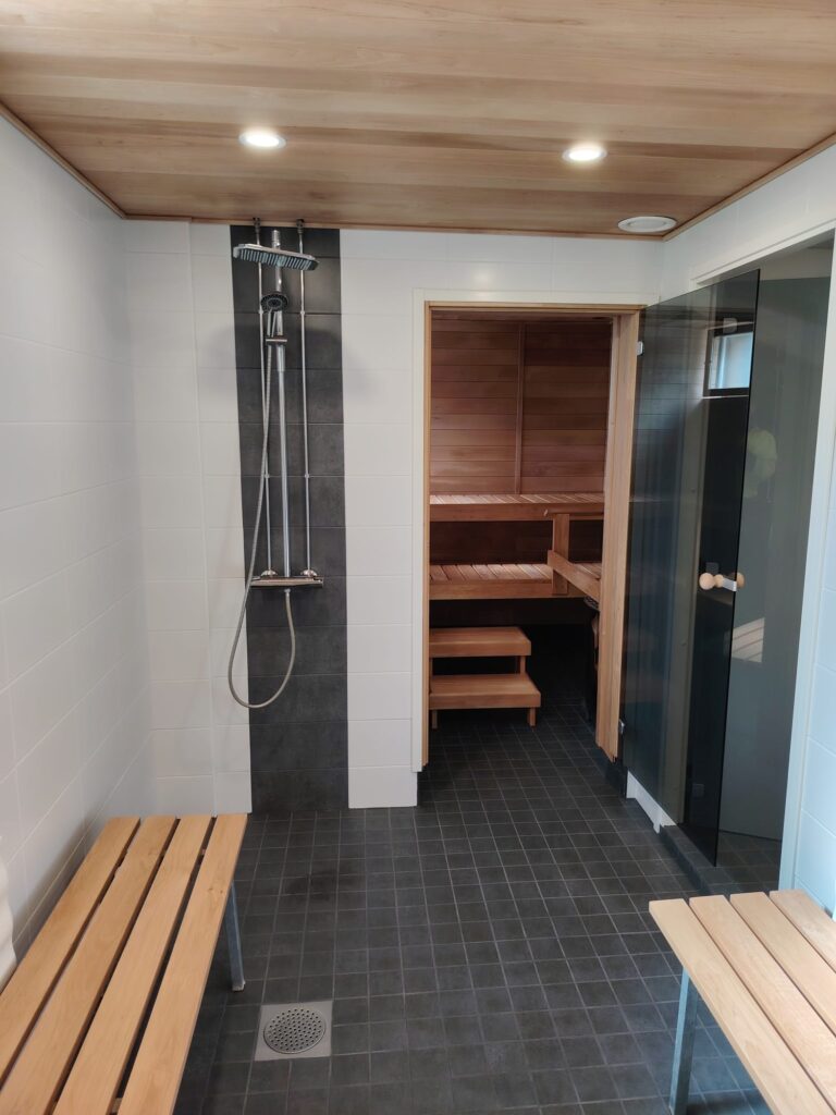Valmis kylpyhuone ja sauna